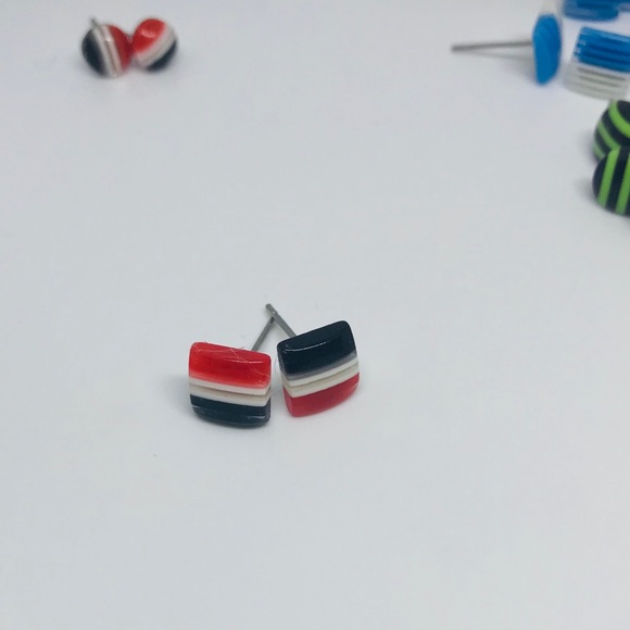 Black And Red Minimalist Stud Earrings - Picture 4 of 9